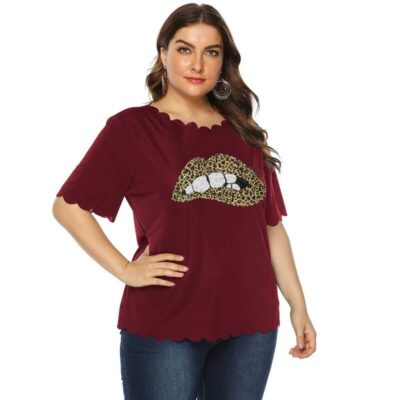 Plus Size Lips T Shirt - red color