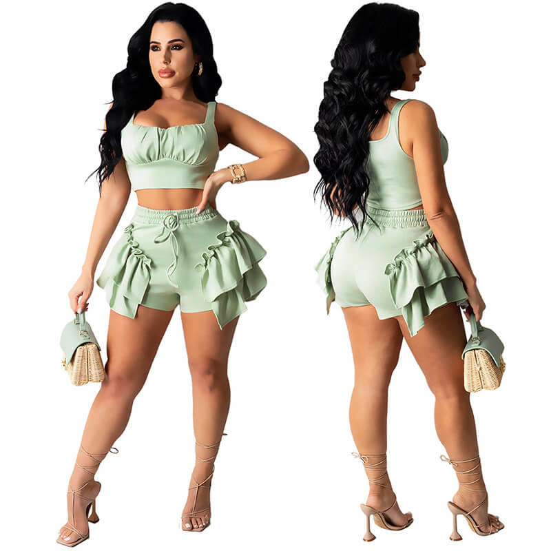 2 piece set shorts and top-ligth green-model view